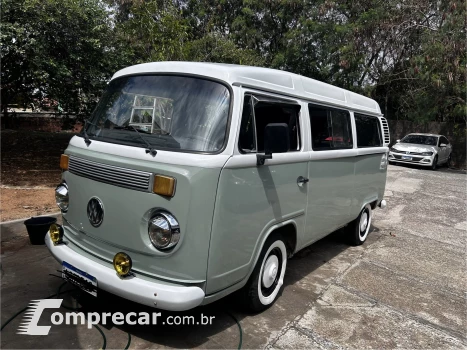 Volkswagen KOMBI 1.6 MI Carat 8V 4 portas