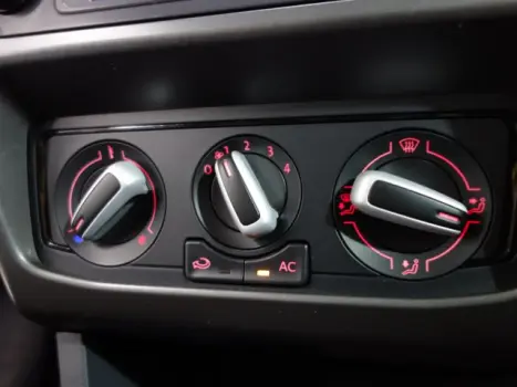 FOX - 1.0 MPI TRENDLINE 12V 4P MANUAL