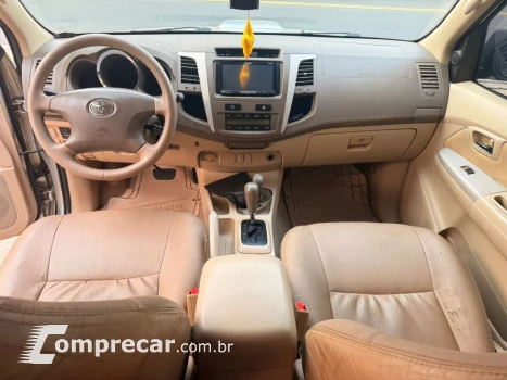 Hilux SW4 SRV D4-D 4x4 3.0 TDI Dies. Aut