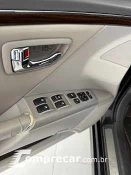 AZERA 3.3 MPFI GLS Sedan V6 24V