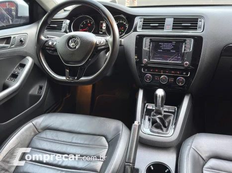 JETTA 2.0 TSI HIGHLINE 211CV GASOLINA 4P TIPTRONIC