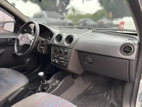 CELTA 1.0 MPFI Life 8V