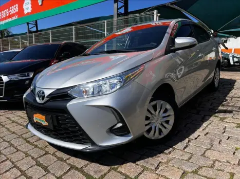 Toyota YARIS 1.5 16V Sedan XL 4 portas