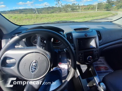 CERATO 1.6 E.213 Sedan 16V