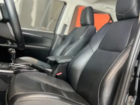 HILUX SW4 - 2.8 D-4D TURBO SRX 7L 4X4 AUTOMÁTICO