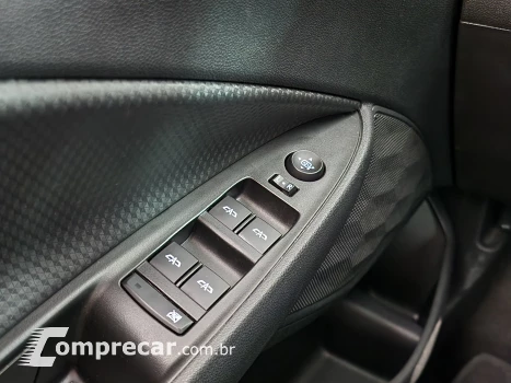 ONIX 1.0 Turbo Plus LT