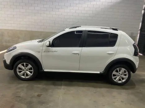 Sandero 1.6 STEPWAY 16V FLEX 4P AUTOMÁTICO