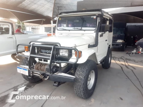 Toyota BANDEIRANTE 3.7 Bj50lv 4X4 Teto Rigido 2 portas
