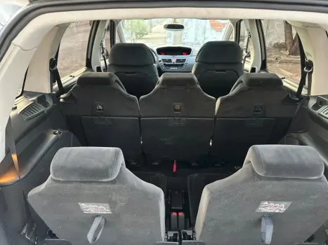 GRAND C4 2.0 I Picasso Exclusive 16V