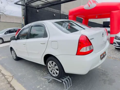ETIOS 1.5 XS Sedan 16V