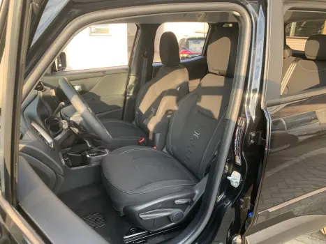 Renegade T270 1.3 TB 4x2 Flex Aut.