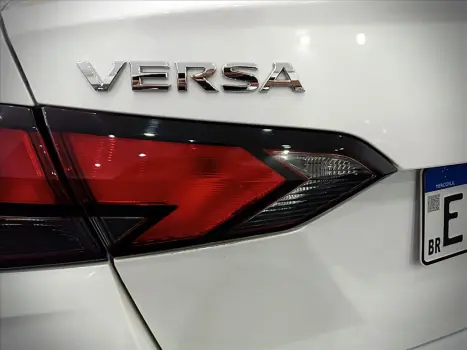 VERSA 1.6 16V FLEX EXCLUSIVE XTRONIC