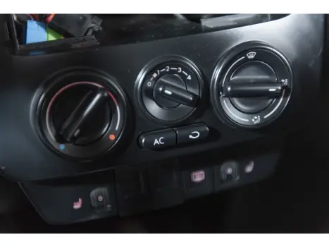 NEW BEETLE 2.0 MI 8V GASOLINA 2P TIPTRONIC