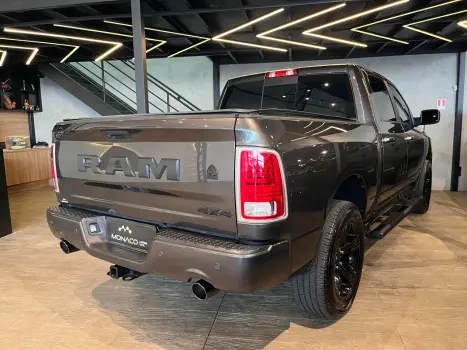 Classic 5.7 V8 32V 4P HEMI LARAMIE NIGHT EDITION AUTOMÁTICO