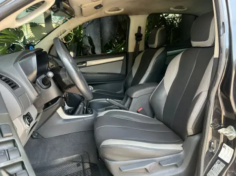 S10 2.4 LT 4X2 CD 8V