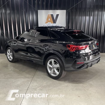 Q3 2.0 40 TFSI Sportback Performance Black Quattro