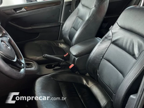 JETTA - 2.0 COMFORTLINE 4P TIPTRONIC