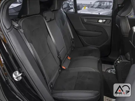 C40 P8 Recharge Pure Electric AWD