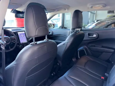 TORO 2.0 16V Turbo Volcano 4WD AT9