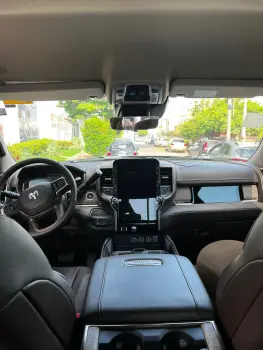 3500 6.7 Laramie Longhorn 4X4 CD 6 Cilindros Turbo