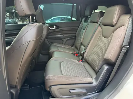 Commander 1.3 T270 Turbo Flex Overland At6